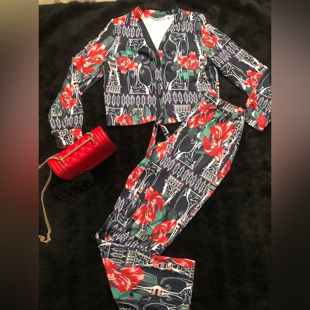 Ladies 2 pc set Size Large Multi Color - Picture 2 of 3